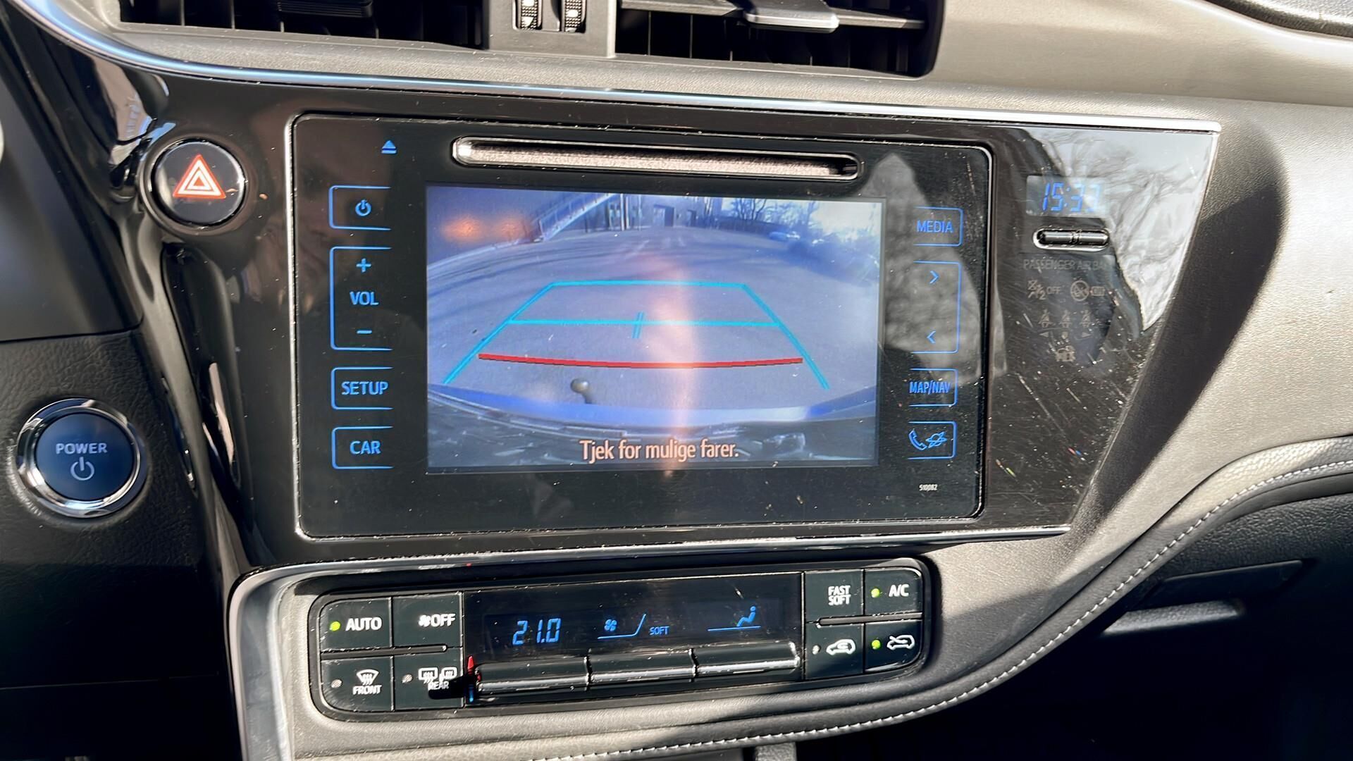 Grå Toyota Auris fra 2018