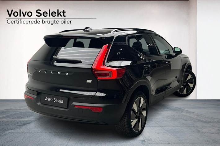 Sort Volvo XC40 fra 2023