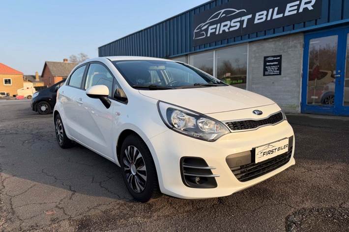 Grøn Kia Rio fra 2016