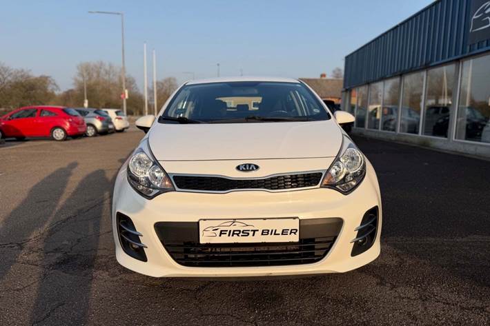 Grøn Kia Rio fra 2016