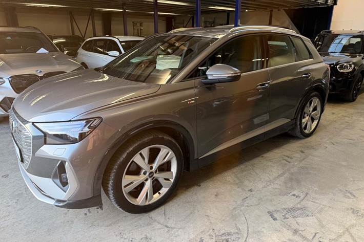 Grå Audi Q4 e-tron fra 2022