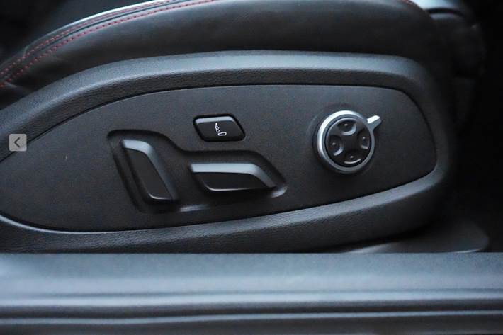 Grå Audi RS4 fra 2018