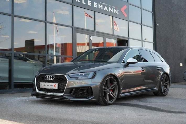 Grå Audi RS4 fra 2018