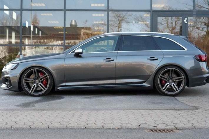 Grå Audi RS4 fra 2018