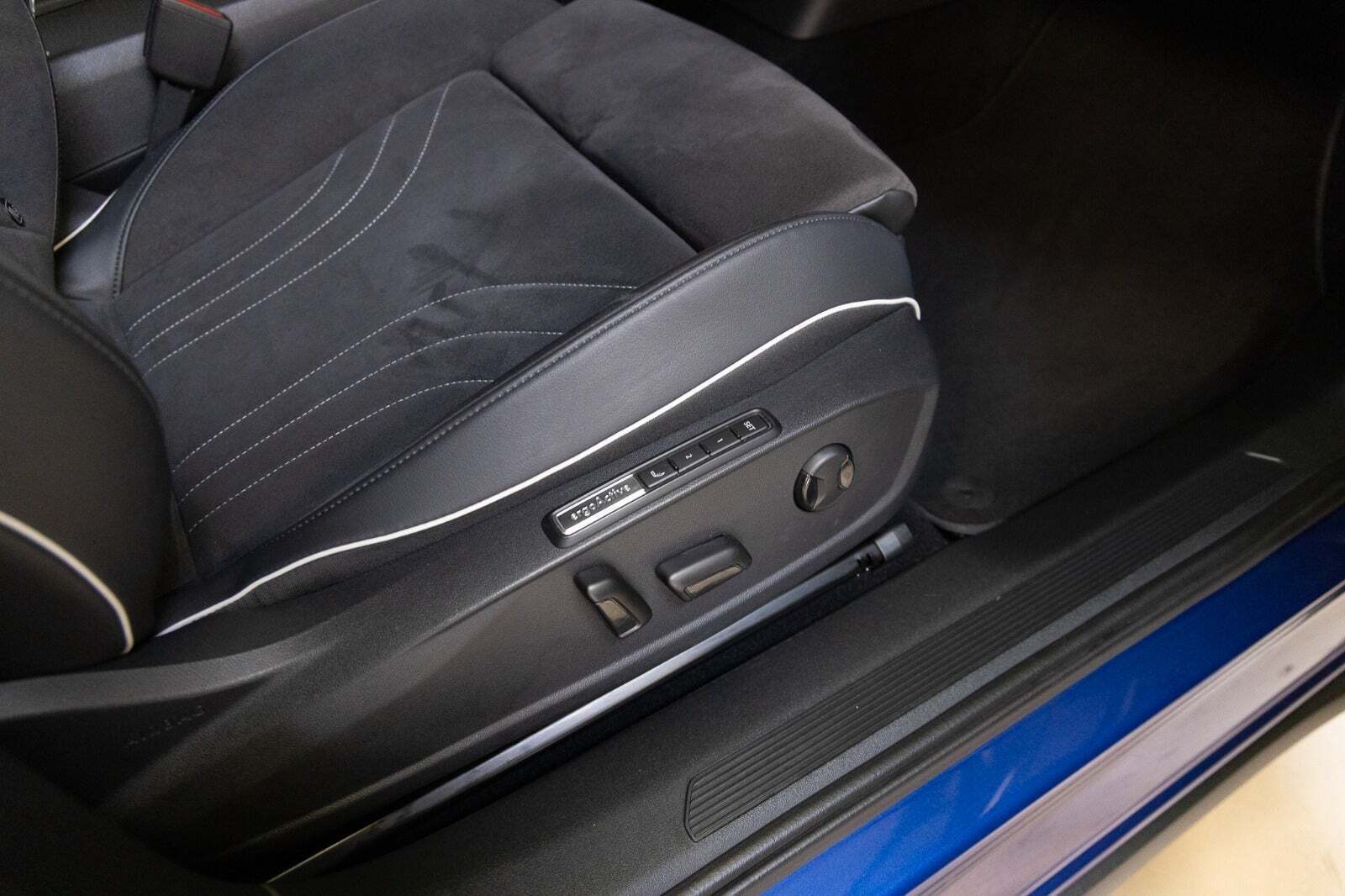 Blå VW ID.4 fra 2023