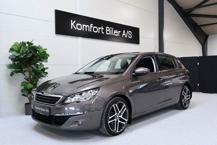 Grå Peugeot 308 fra 2015