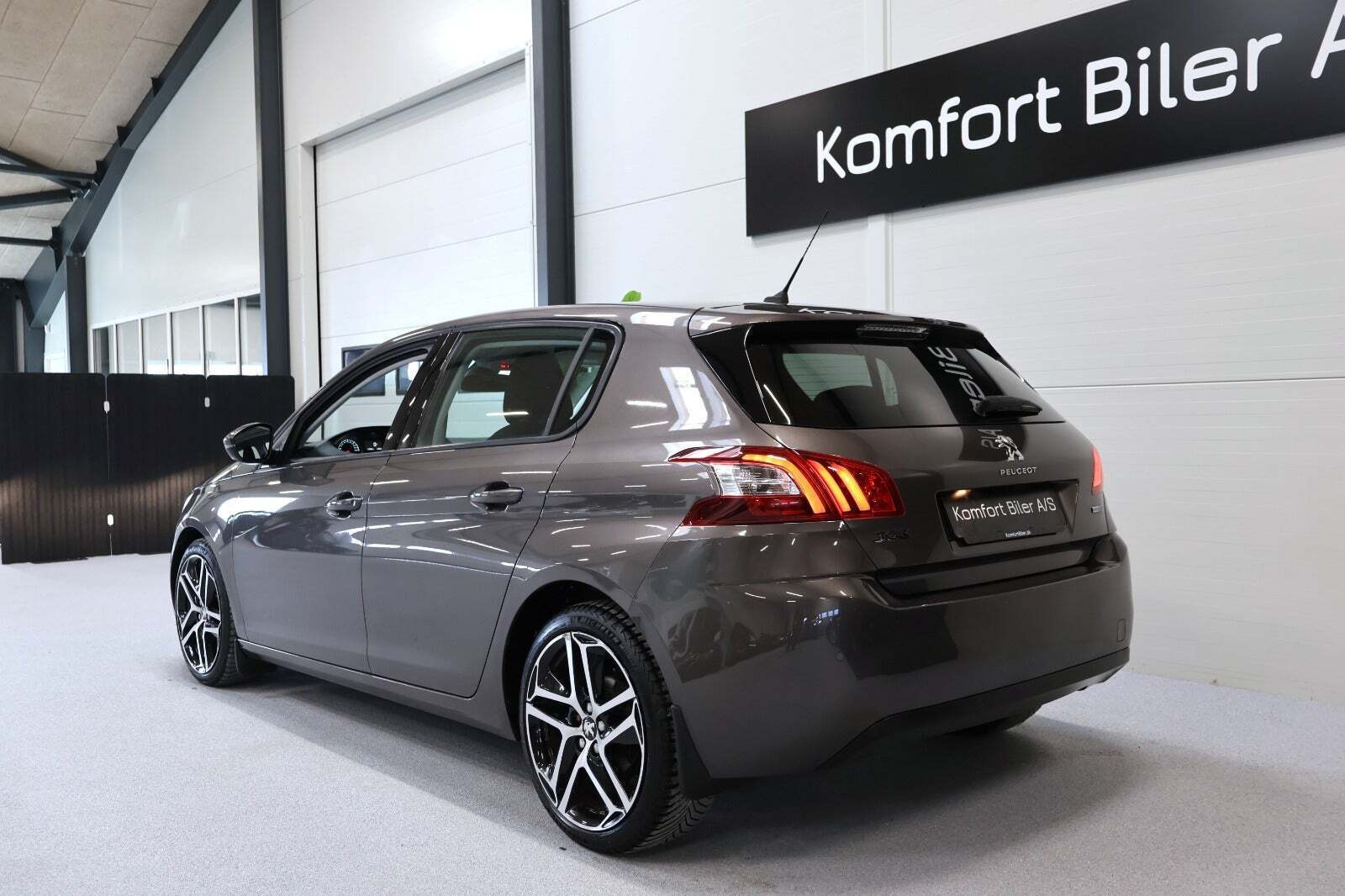 Peugeot 308 1,6 BlueHDi 120 Selection Sky