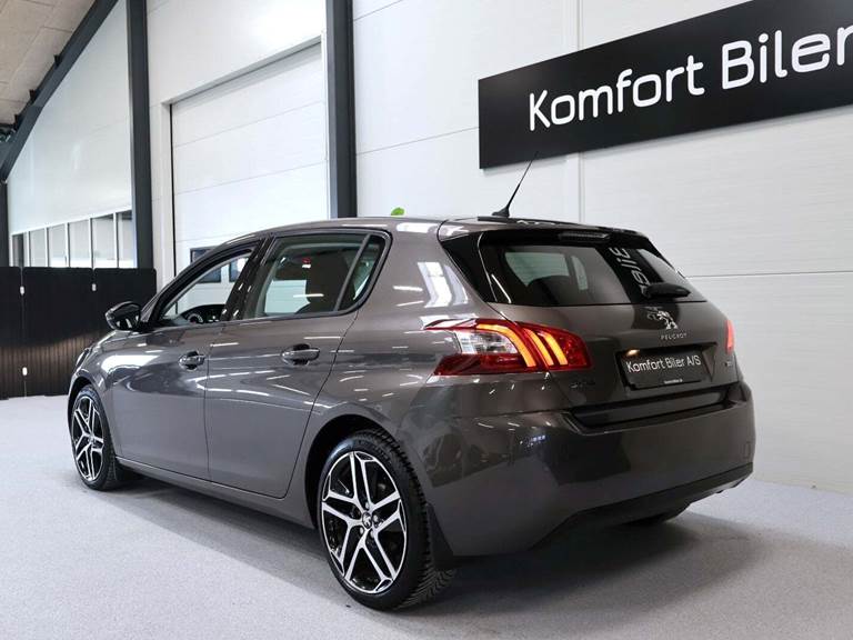 Peugeot 308 1,6 BlueHDi 120 Selection Sky