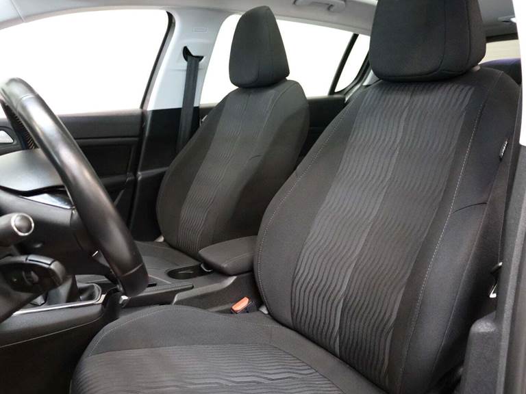 Peugeot 308 1,6 BlueHDi 120 Selection Sky