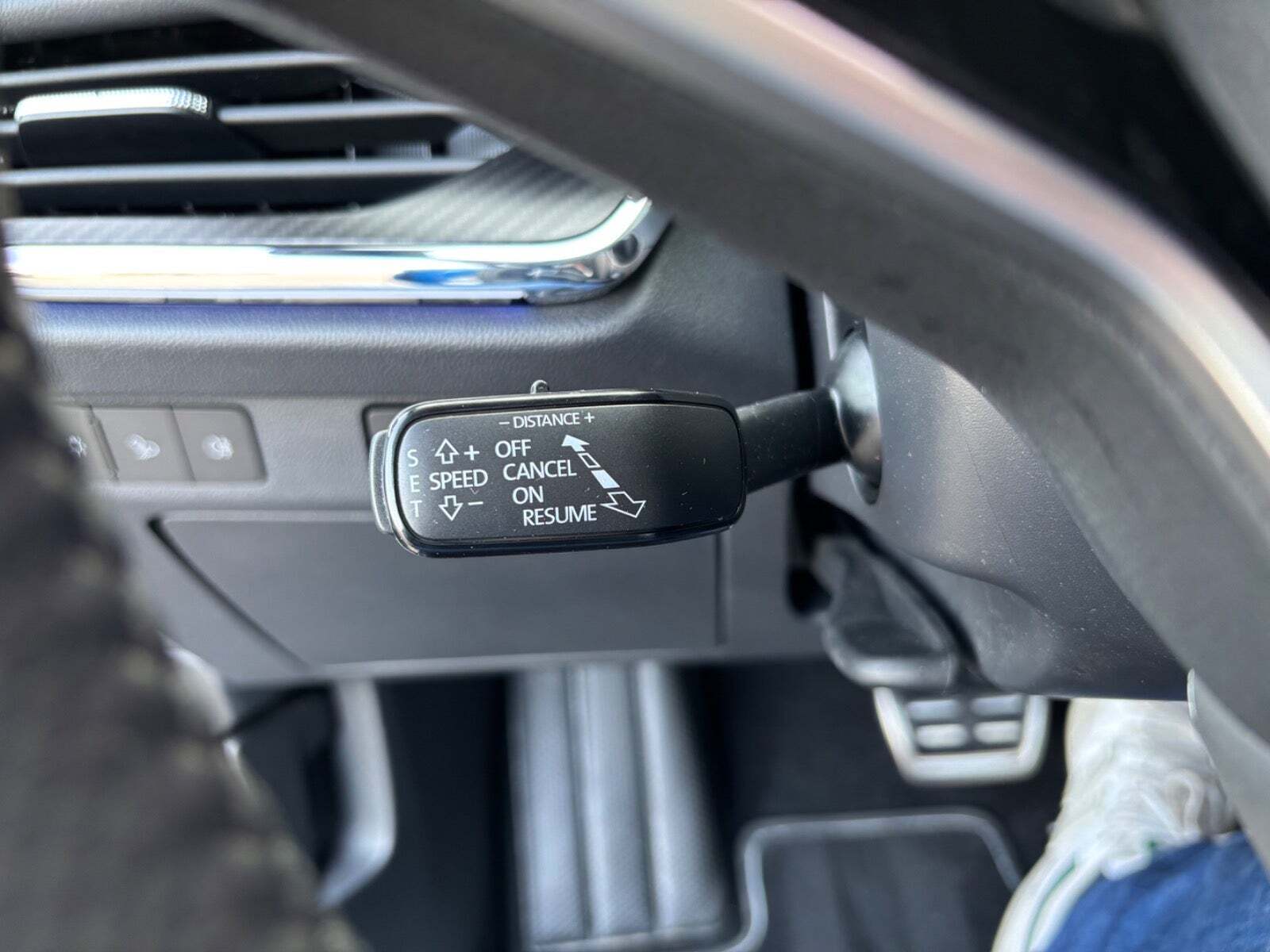 Blå Skoda Enyaq fra 2024