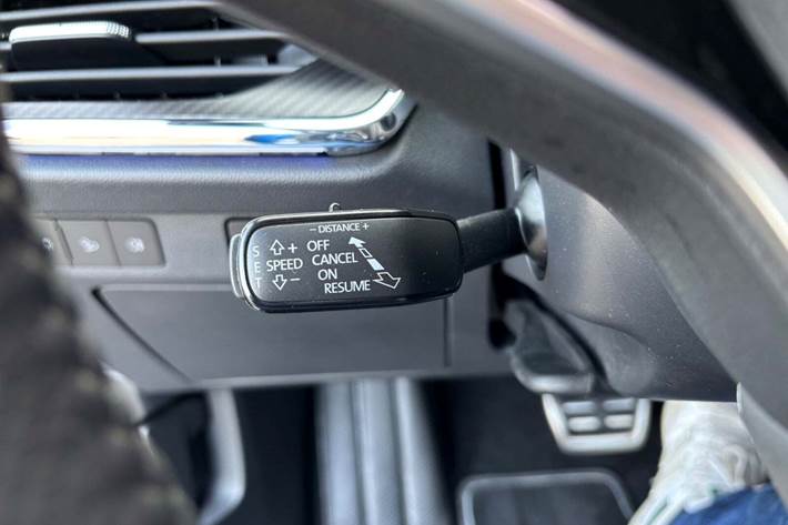 Blå Skoda Enyaq fra 2024