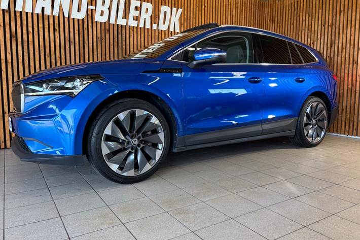 Blå Skoda Enyaq fra 2022