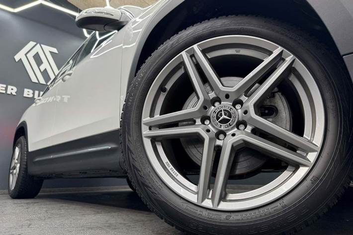 Hvid Mercedes EQB250 fra 2023