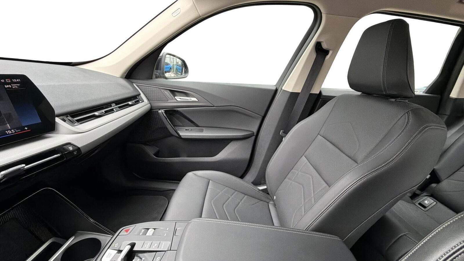 Sort BMW iX1 fra 2023