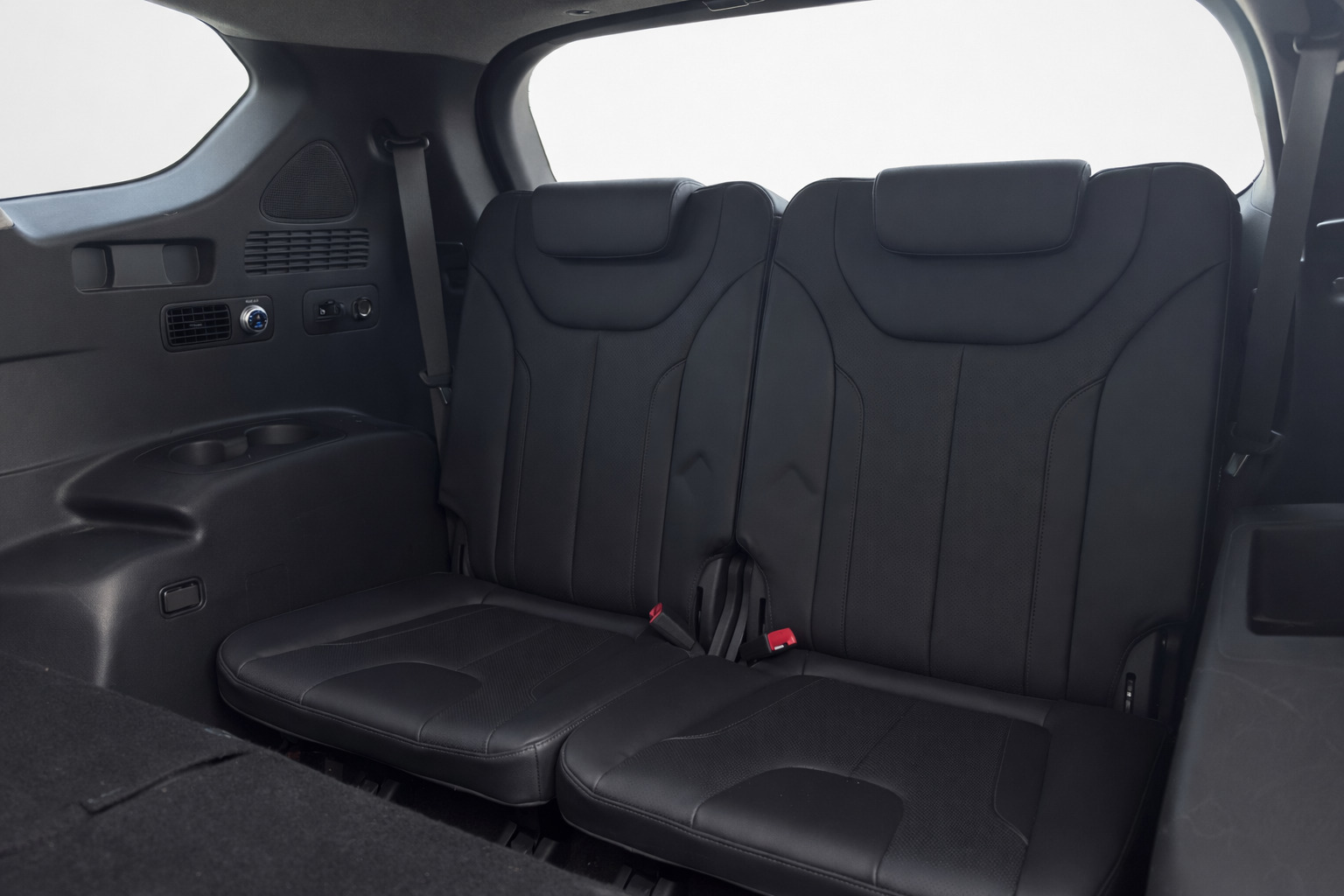 Sort Hyundai Santa Fe fra 2020