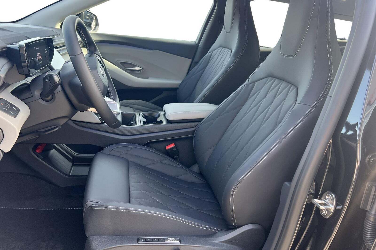 Ford Explorer 77 Premium Extended Range