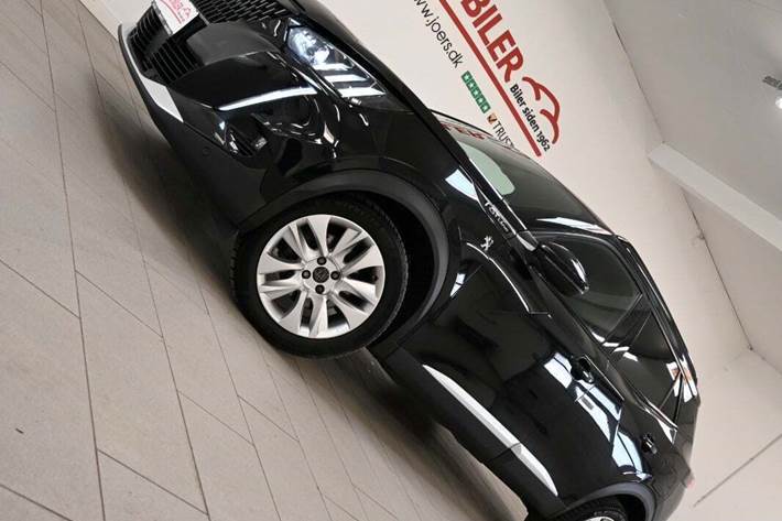 Sort Peugeot 2008 fra 2020