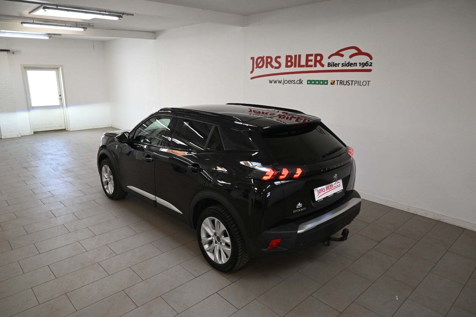 Sort Peugeot 2008 fra 2020