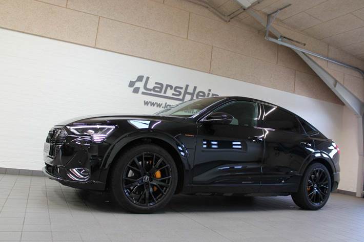 Sort Audi e-tron fra 2023