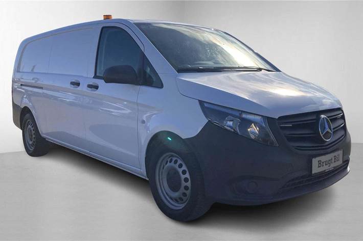 Hvid Mercedes Vito 114 fra 2024