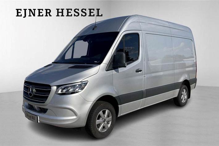Sølv Mercedes Sprinter 317 fra 2023