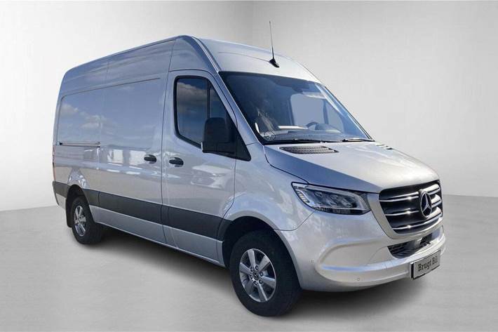 Sølv Mercedes Sprinter 317 fra 2023