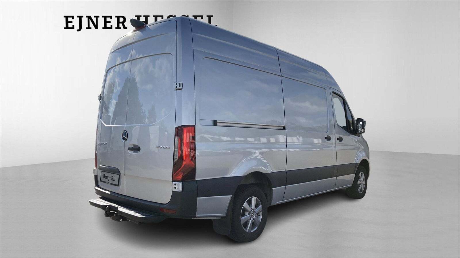 Sølv Mercedes Sprinter 317 fra 2023