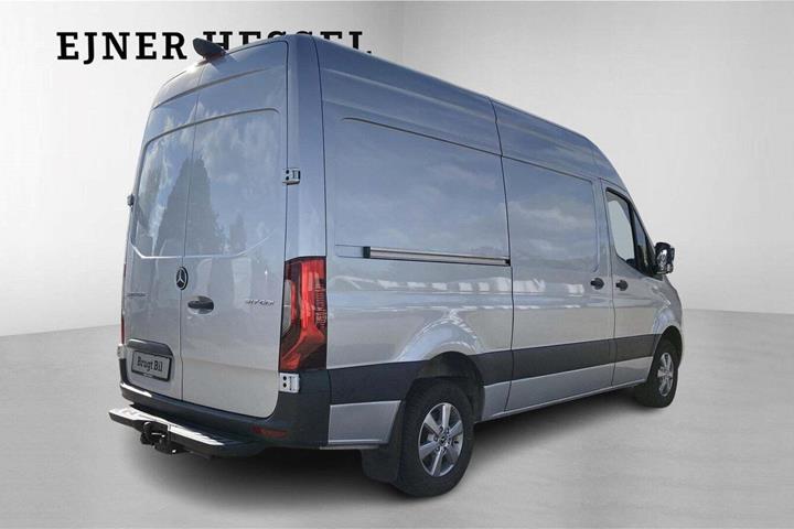 Sølv Mercedes Sprinter 317 fra 2023