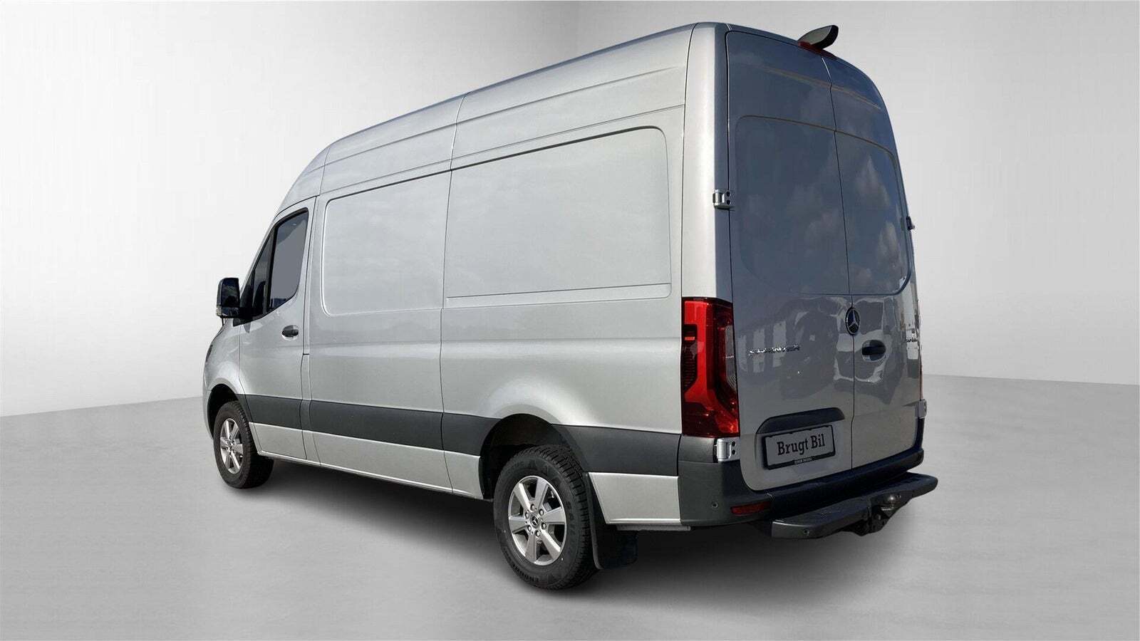 Sølv Mercedes Sprinter 317 fra 2023