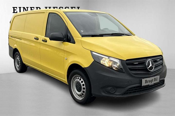 Gul Mercedes Vito 114 fra 2023