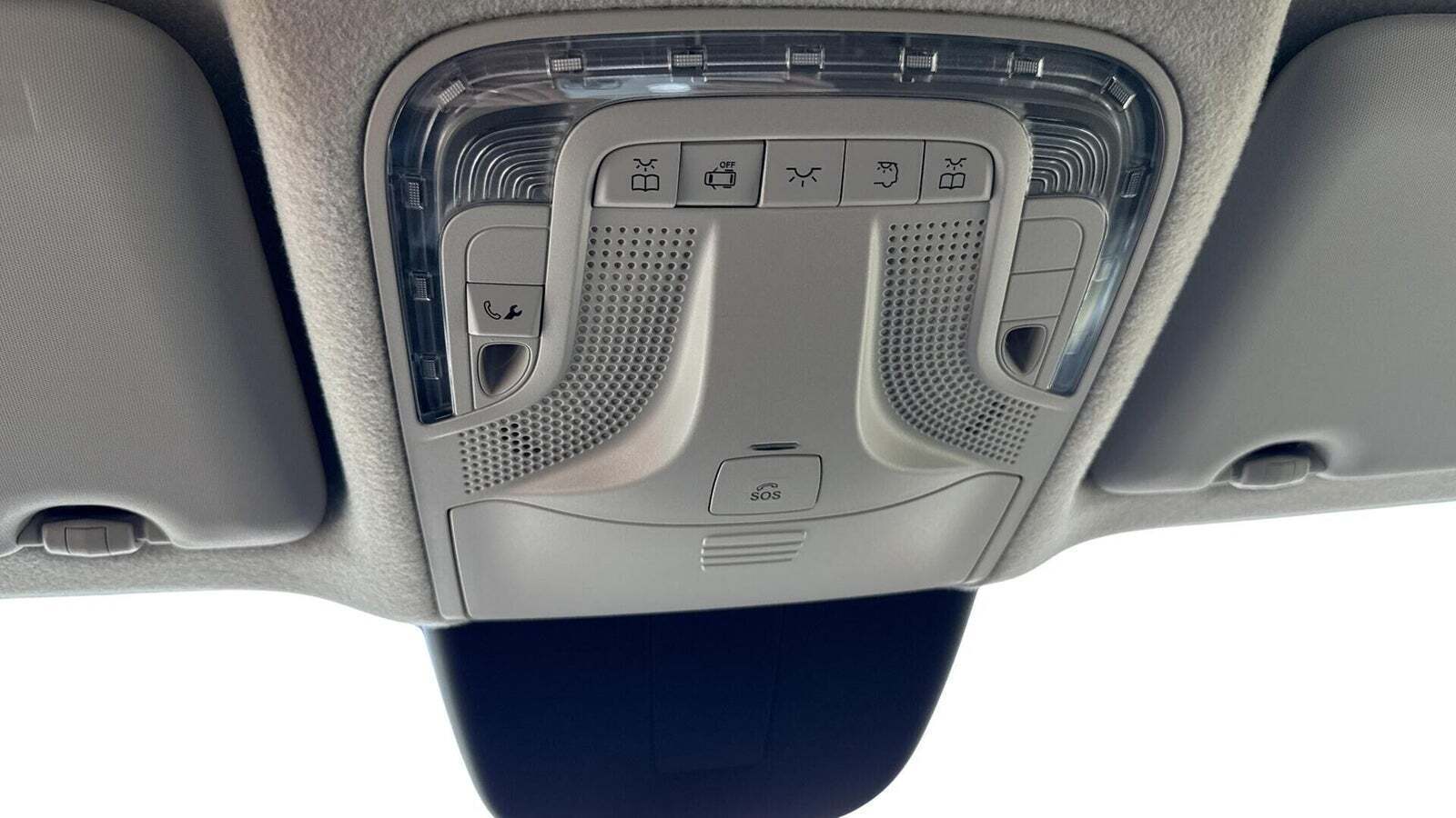 Rød Mercedes Vito 114 fra 2022