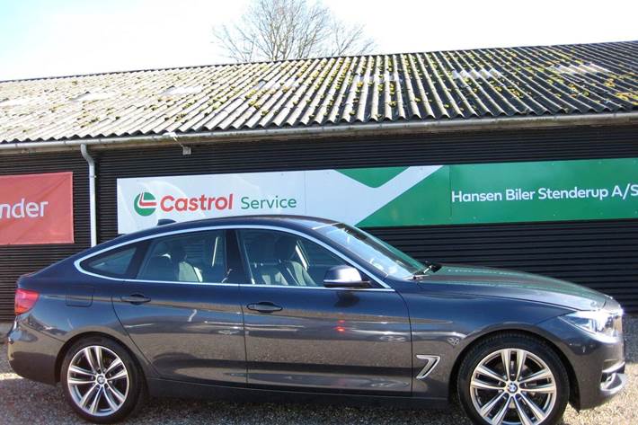 Grå BMW 320d fra 2017