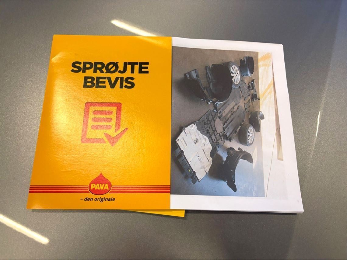 Grå Peugeot 308 fra 2021