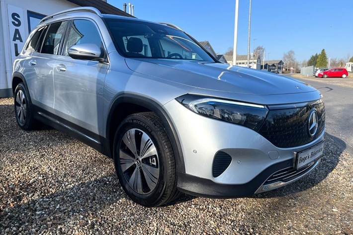 Sølv Mercedes EQB 250+ fra 2025