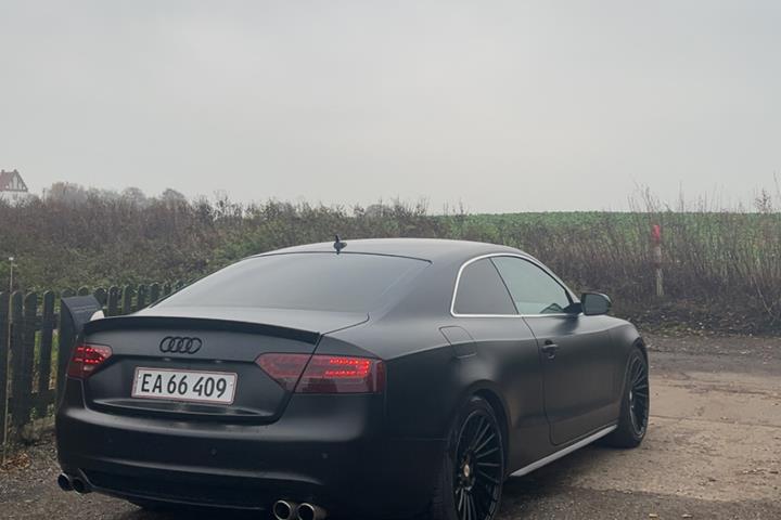 Hvid Audi A 6 fra 2010