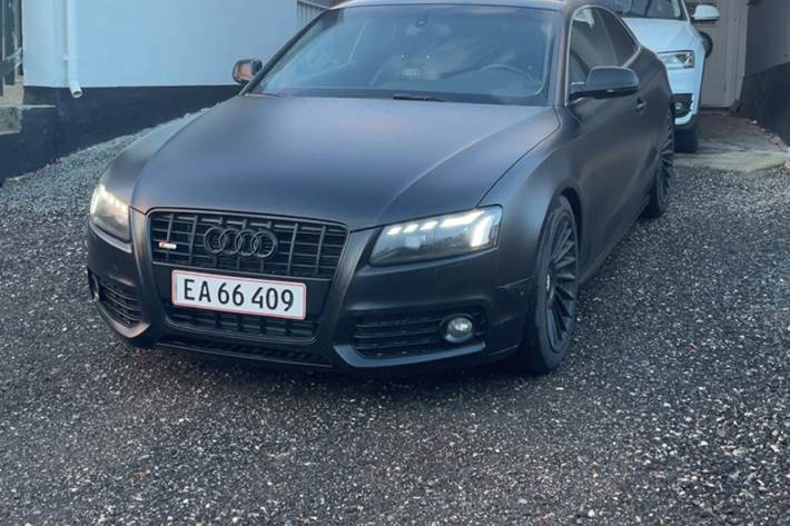 Hvid Audi A 6 fra 2010