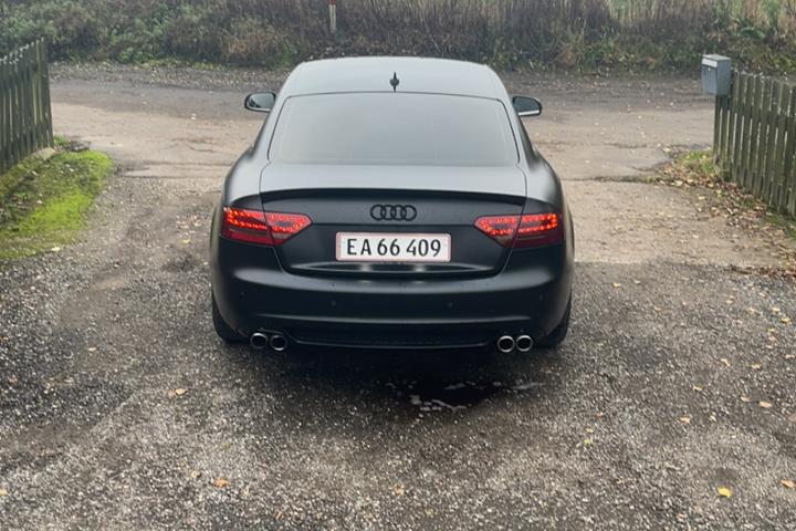 Hvid Audi A 6 fra 2010