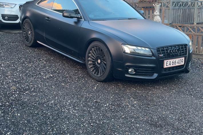 Hvid Audi A 6 fra 2010