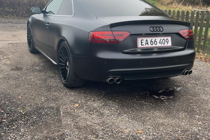 Hvid Audi A 6 fra 2010