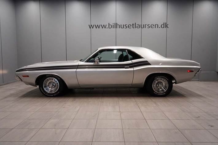 Sølv Dodge Challenger fra 1971
