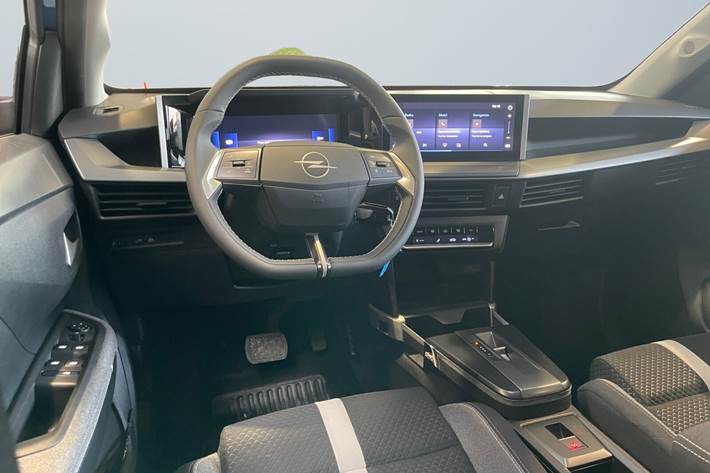 Blå Opel Frontera fra 2025