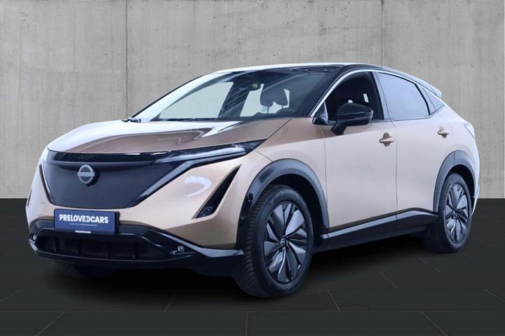 Bronze Nissan Ariya fra 2022 set udefra