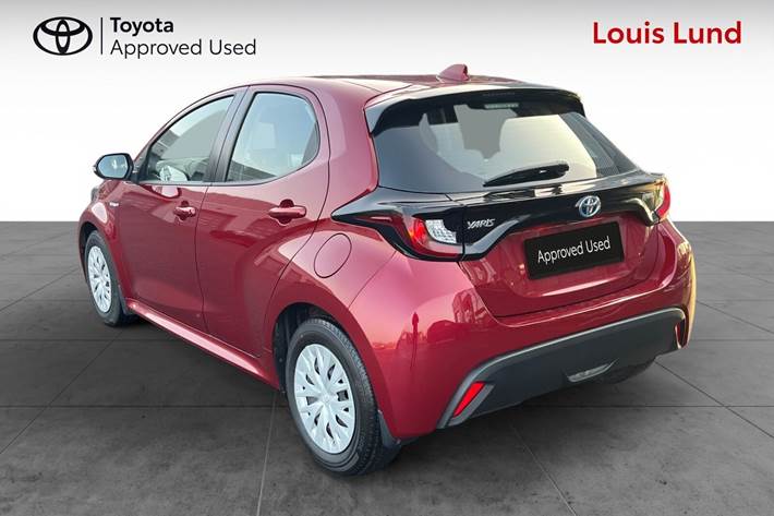 Rød Toyota Yaris fra 2020