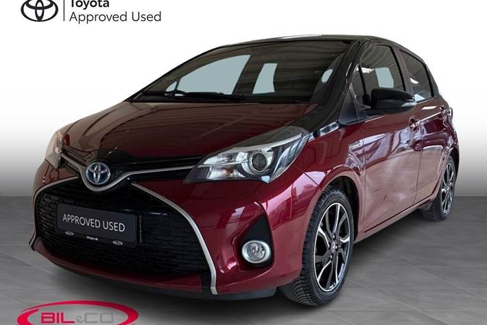 Rød Toyota Yaris fra 2016