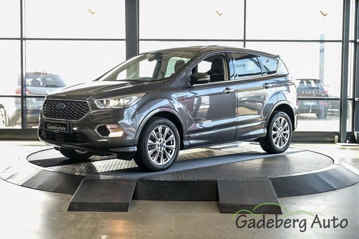 Grå Ford Kuga fra 2018 set udefra