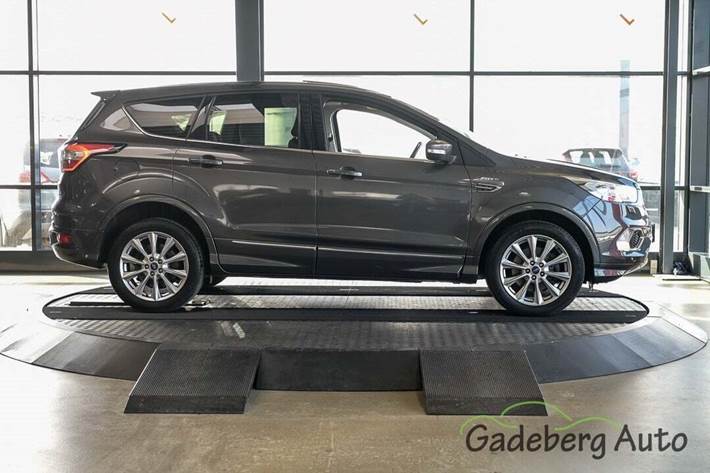 Grå Ford Kuga fra 2018