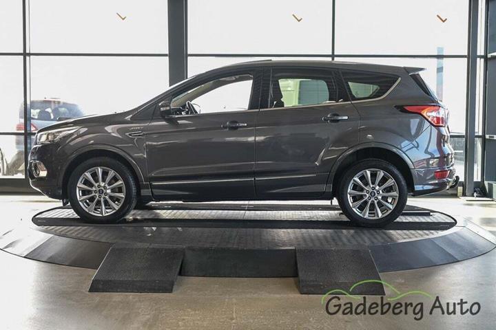 Grå Ford Kuga fra 2018
