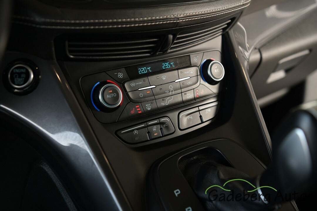 Grå Ford Kuga fra 2018