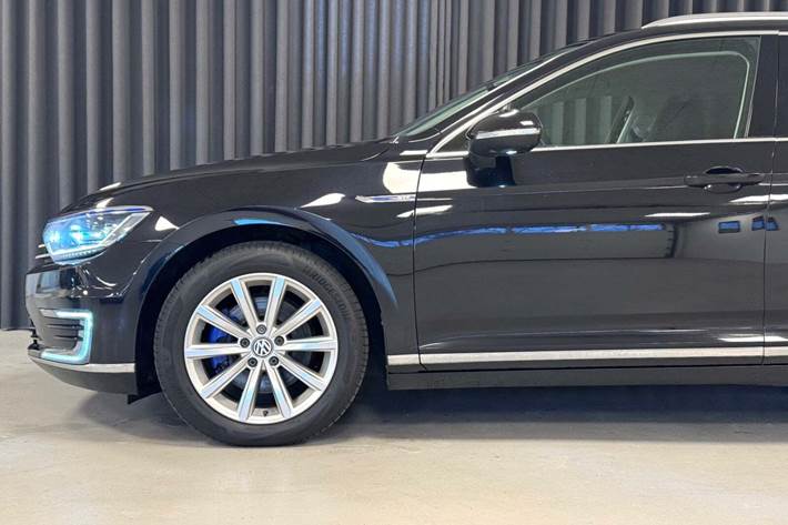 Sort VW Passat fra 2018