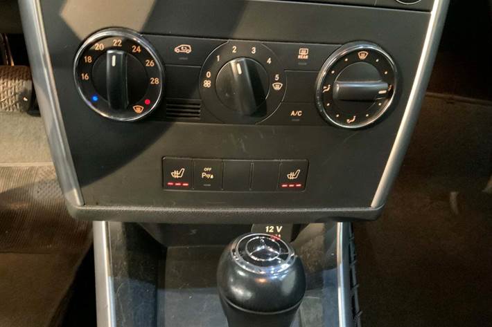 Brun Mercedes B200 fra 2010